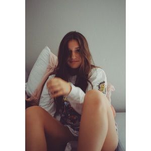 Meet your Posher, Ella